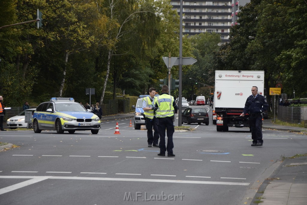 VU Bus Pkw Koeln Porz Gremberghoven Steinstr Konrad Adenauerstr P47.JPG - Miklos Laubert